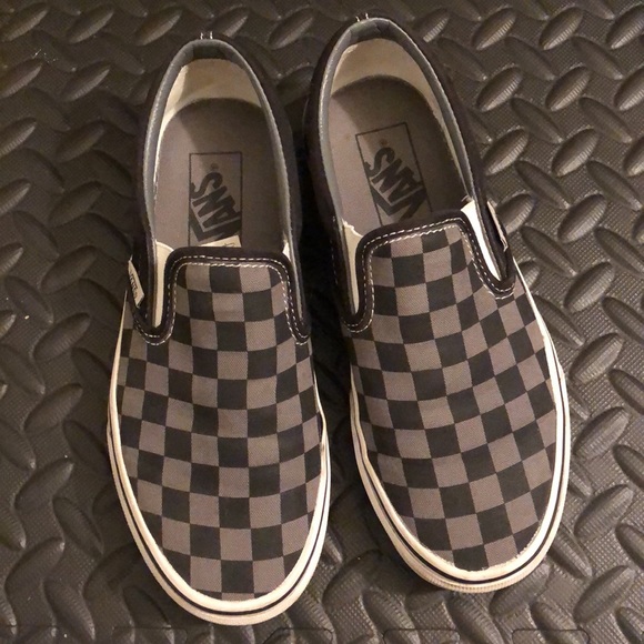Vans Shoes - 🛹 Grey and Black Checkered Vans. Great Condition. Women’s Size 6